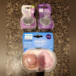 NEW - Philips Avent Ultra Air Pacifiers and Nipples Set